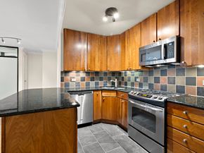 344 West 49th Street 1A, New York NY 10019