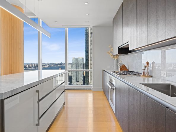 15 Hudson Yards 64D, New York NY 10001