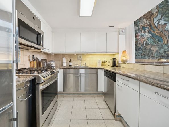 240 Centre Street 3B, New York NY 10013