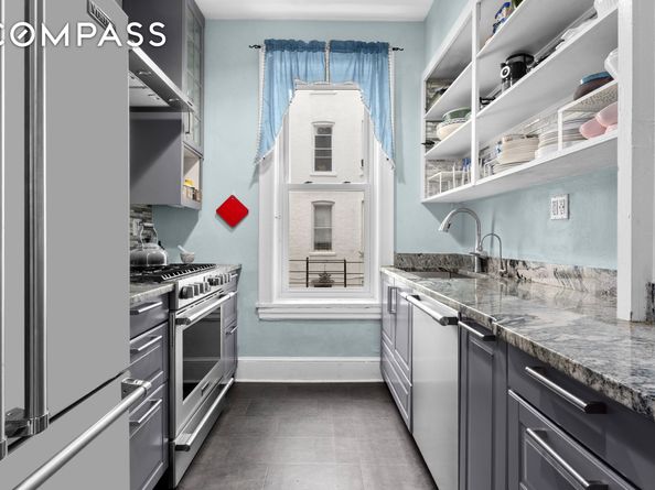 566 44th Street 2D, Brooklyn NY 11220