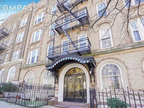 566 44th Street 2D, Brooklyn NY 11220