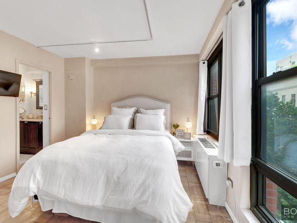 166 East 61st Street 5D, New York NY 10065