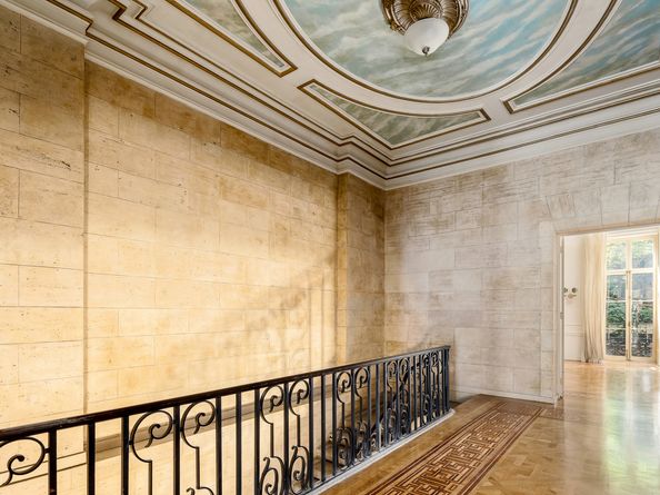 11 Gramercy Park S, New York NY 10003