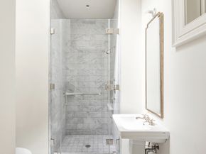 11 Gramercy Park S, New York NY 10003