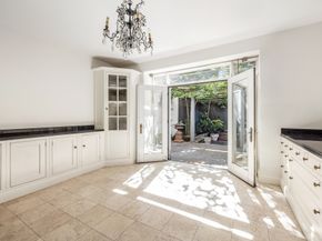 11 Gramercy Park S, New York NY 10003