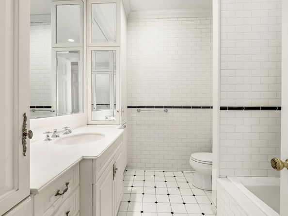 11 Gramercy Park S, New York NY 10003