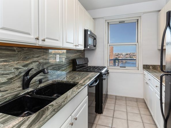 2400 Johnson Avenue 11K, Bronx NY 10463