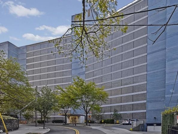 2400 Johnson Avenue 11K, Bronx NY 10463