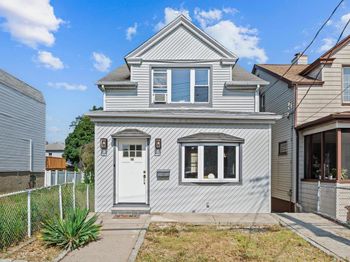916 Clarence Avenue