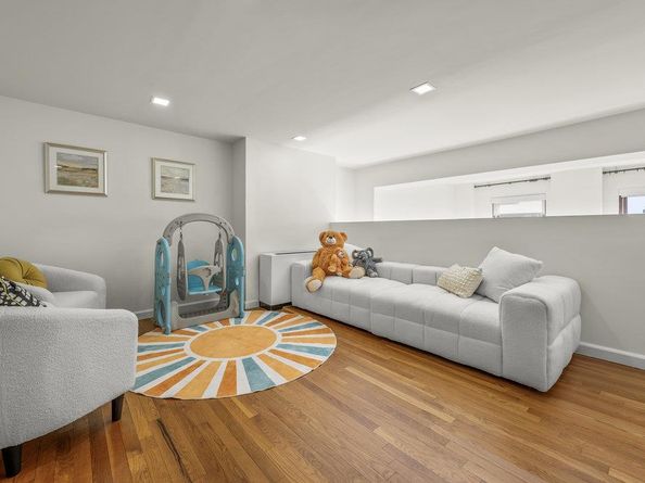305 2nd Avenue 542, New York NY 10003