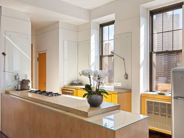 521 Park Avenue 10A, New York NY 10065