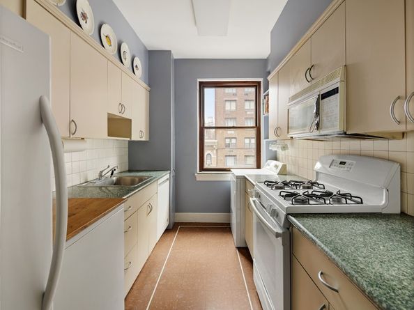 350 East 57th Street 7B, New York NY 10022