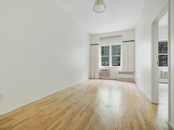 359 West 30th Street 2B, New York NY 10001