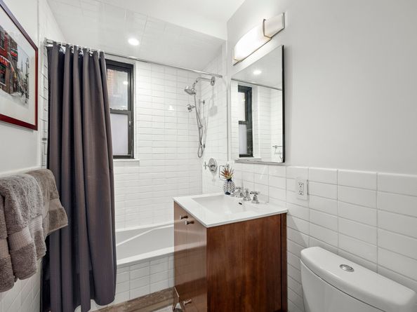 100 West 12th Street 2D, New York NY 10011