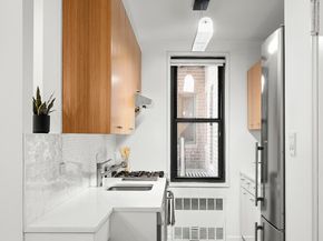 100 West 12th Street 2D, New York NY 10011