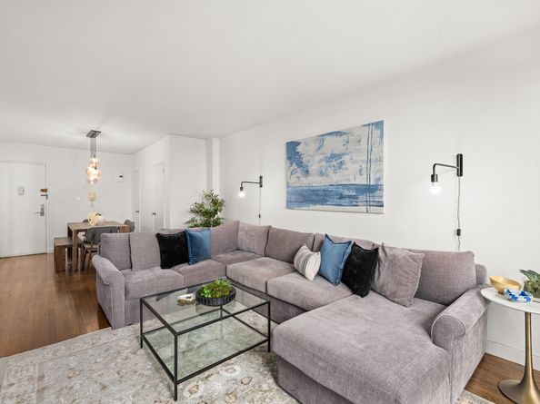 100 West 12th Street 2D, New York NY 10011