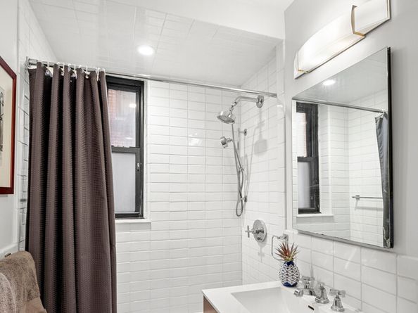 100 West 12th Street 2D, New York NY 10011