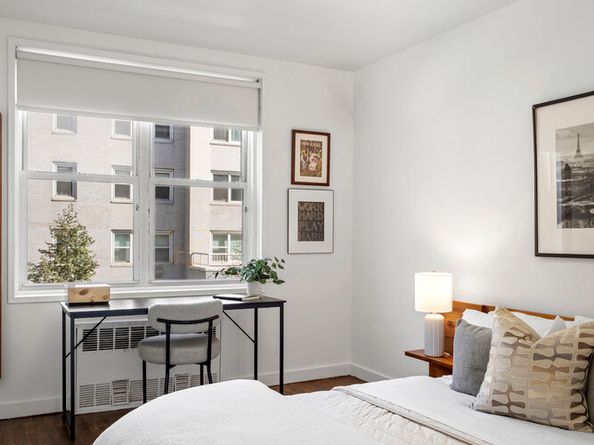 100 West 12th Street 2D, New York NY 10011