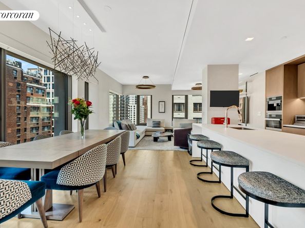 200 East 21st Street 12C, New York NY 10010