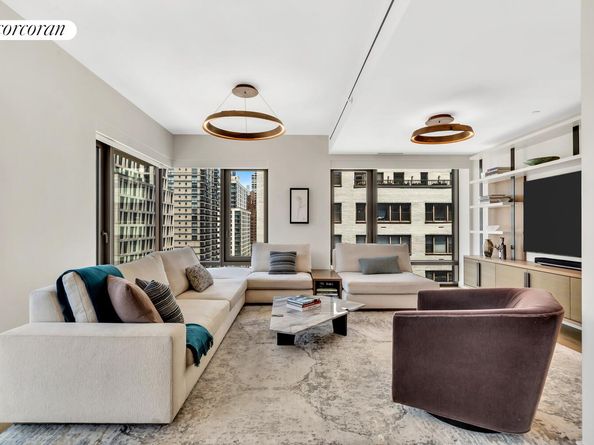 200 East 21st Street 12C, New York NY 10010