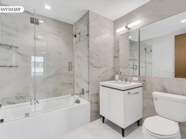 200 East 21st Street 12C, New York NY 10010