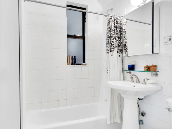 993 Amsterdam Avenue 4B, New York NY 10025