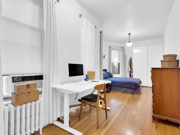 993 Amsterdam Avenue 4B, New York NY 10025