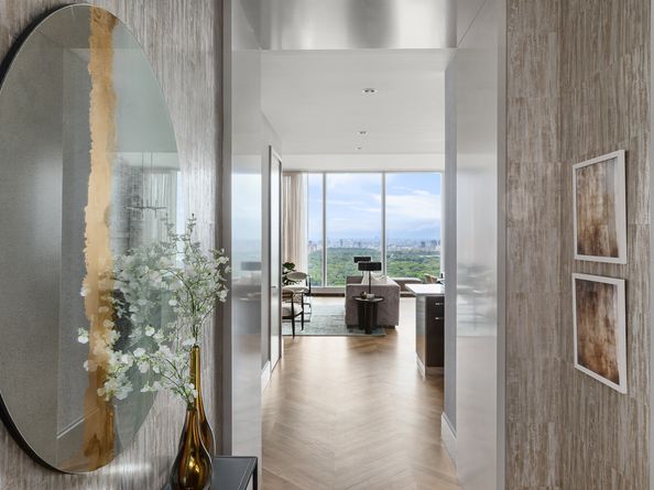 217 West 57th Street 35B, New York NY 10019