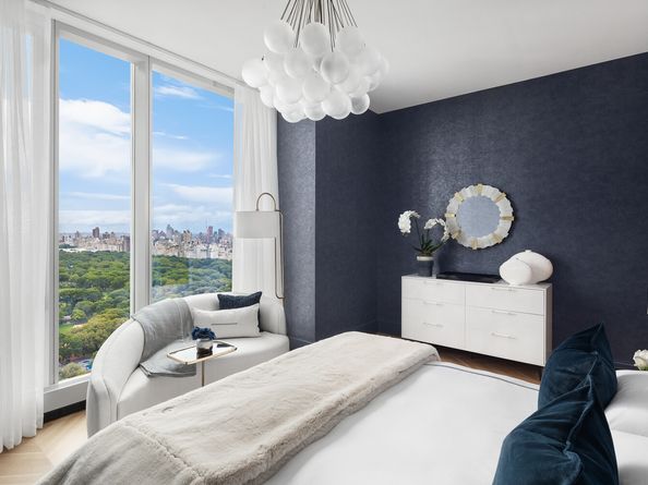 217 West 57th Street 35B, New York NY 10019