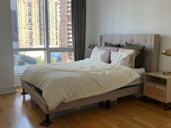 350 West 42nd Street 8A, New York NY 10036
