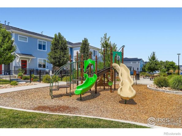 690 Stonebridge Drive, Longmont CO 80503