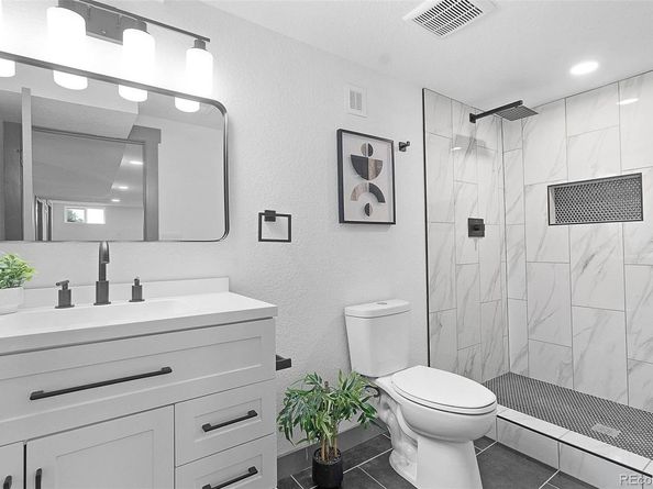 1990 Newark Street, Aurora CO 80010