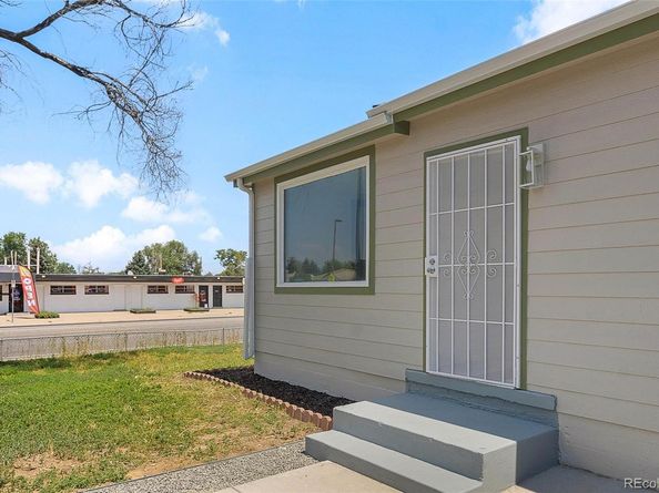 1990 Newark Street, Aurora CO 80010