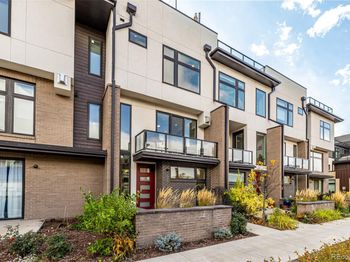 6820 E Lowry Boulevard