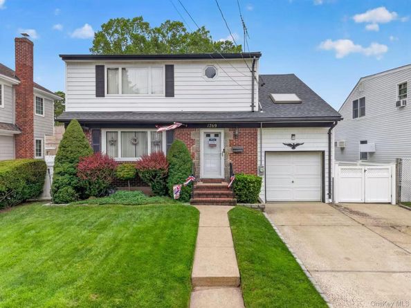 1769 W End Avenue, New Hyde Park NY 11040