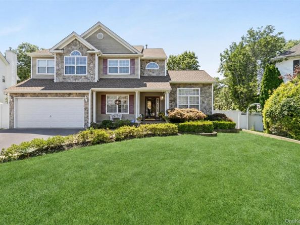 15 Scenicview Crescent, Manorville NY 11949