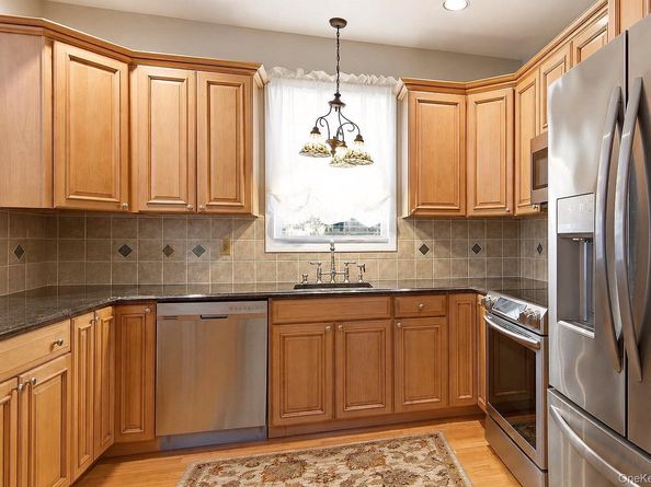 15 Scenicview Crescent, Manorville NY 11949