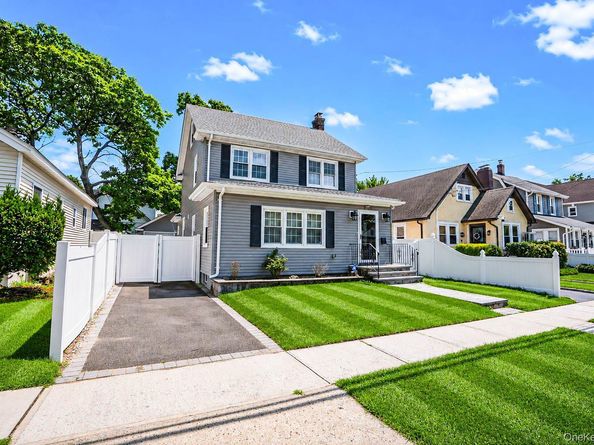 1365 Langdon Boulevard, Rockville Centre NY 11570
