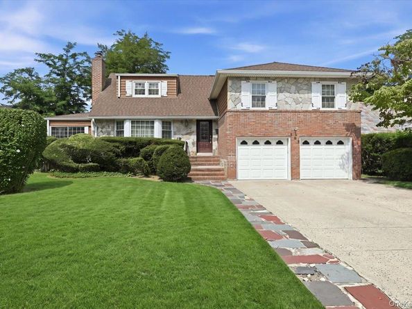 288 Brower Avenue, Rockville Centre NY 11570