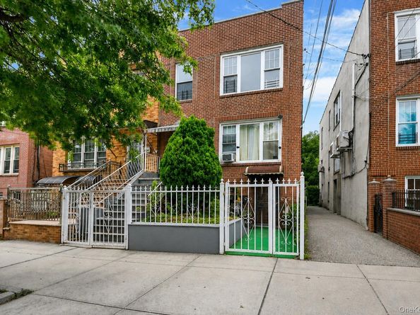 952 E 217th Street, Bronx NY 10469