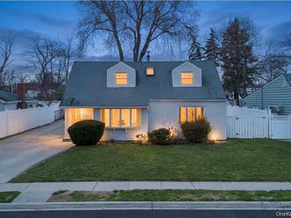 758 Wyngate Drive, Valley Stream NY 11580