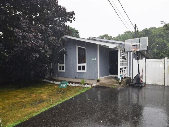 143 Meadowmere Avenue, Mastic NY 11950