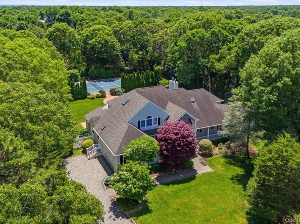 19 Cedarfield Lane, Westhampton NY 11977