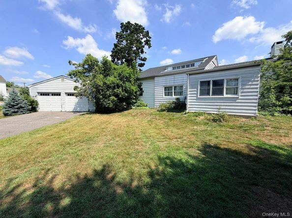 126 Eaton Lane, West Islip NY 11795