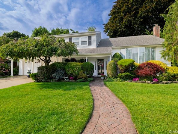 6 Huber Court, Rockville Centre NY 11570