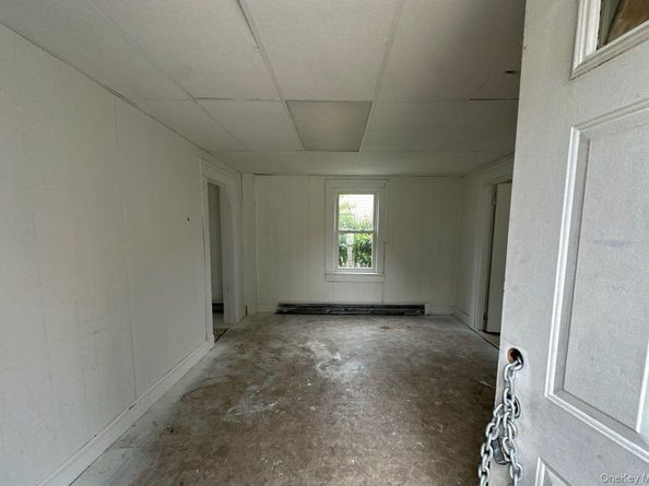 90 E 3rd Street, Huntington Station NY 11746