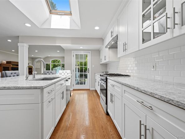 7 Wren Drive, Woodbury NY 11797