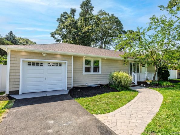 126 Holiday Boulevard, Center Moriches NY 11934