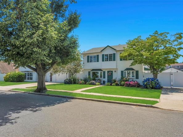 2362 6th Street, East Meadow NY 11554