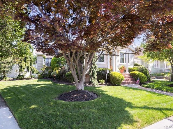 714 Wyckoff Avenue, Bellmore NY 11710